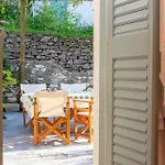 Matakia Vila *